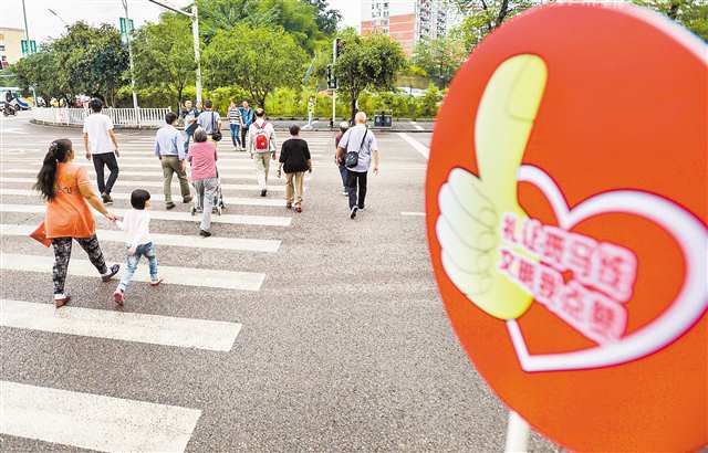 男子高空拋物砸死路人，法律嚴(yán)懲不容寬恕，核準(zhǔn)死刑的正義宣告