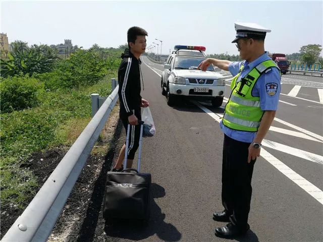 夫妻擺攤遭勸離背后的故事，執(zhí)法人員與街頭小販的微妙關(guān)系